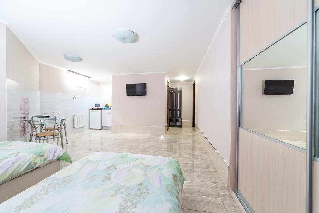 Home Comfort Livoberezhna Iec Kiev Екстериор снимка