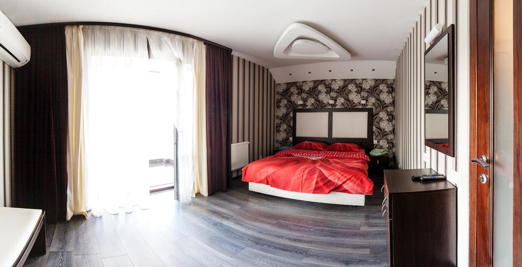 Home Comfort Livoberezhna Iec Kiev Екстериор снимка
